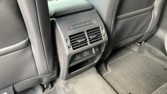 Land Rover Discovery Sport 1.5 P270e Landmark 5dr Auto [5 Seat] Station Wagon - Image 18